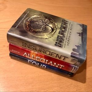 3 hardcover Divergent books!
